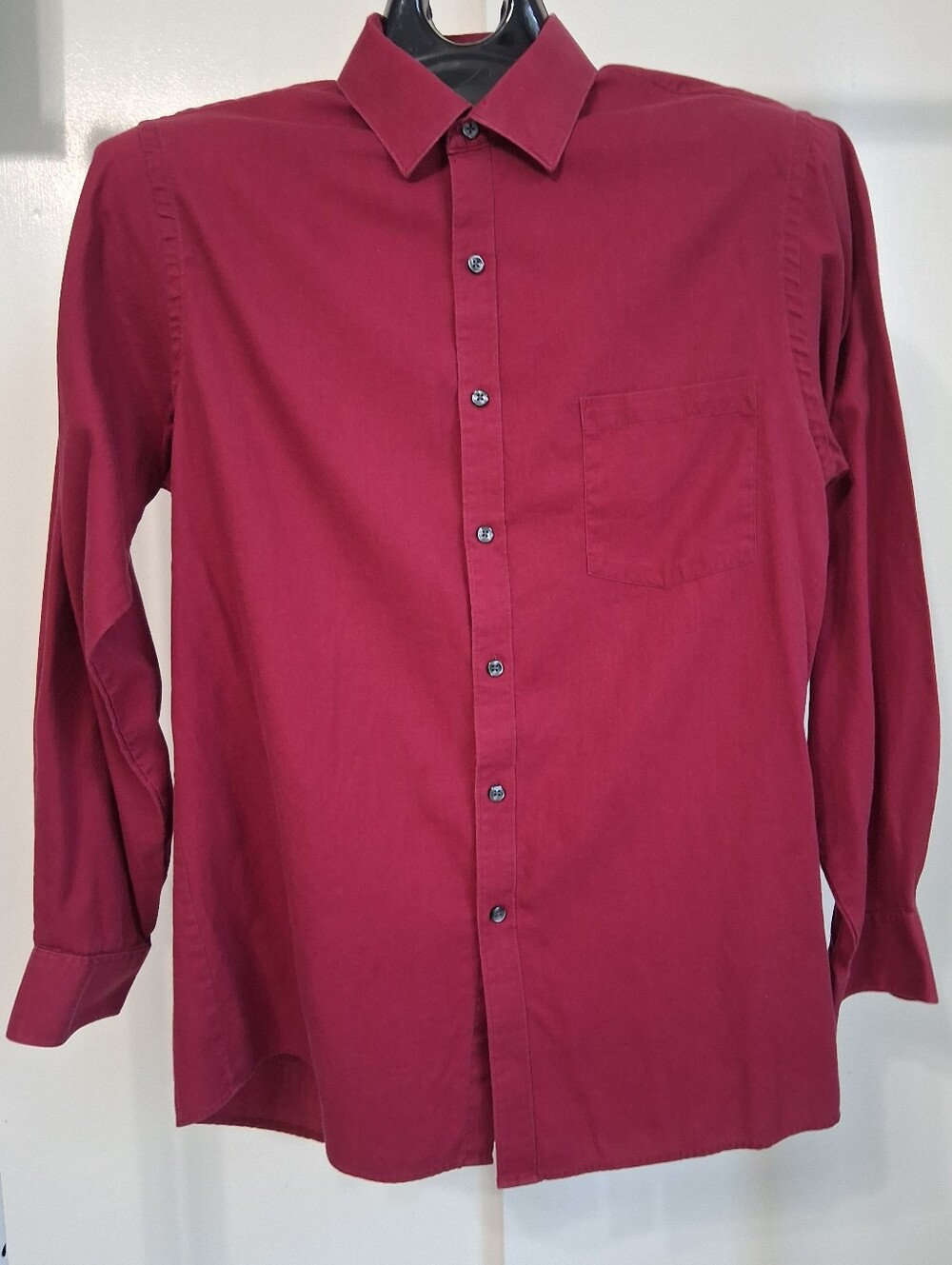 Van Heusen Men's Long-Sleeve Button-Down Shirt in Wine 16  34/35